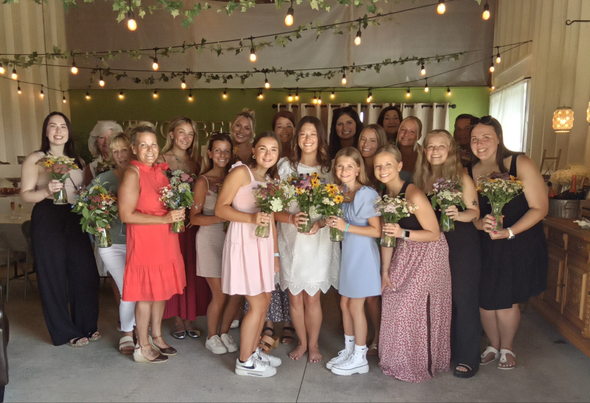 DIY BRIDAL BOUQUET PARTY